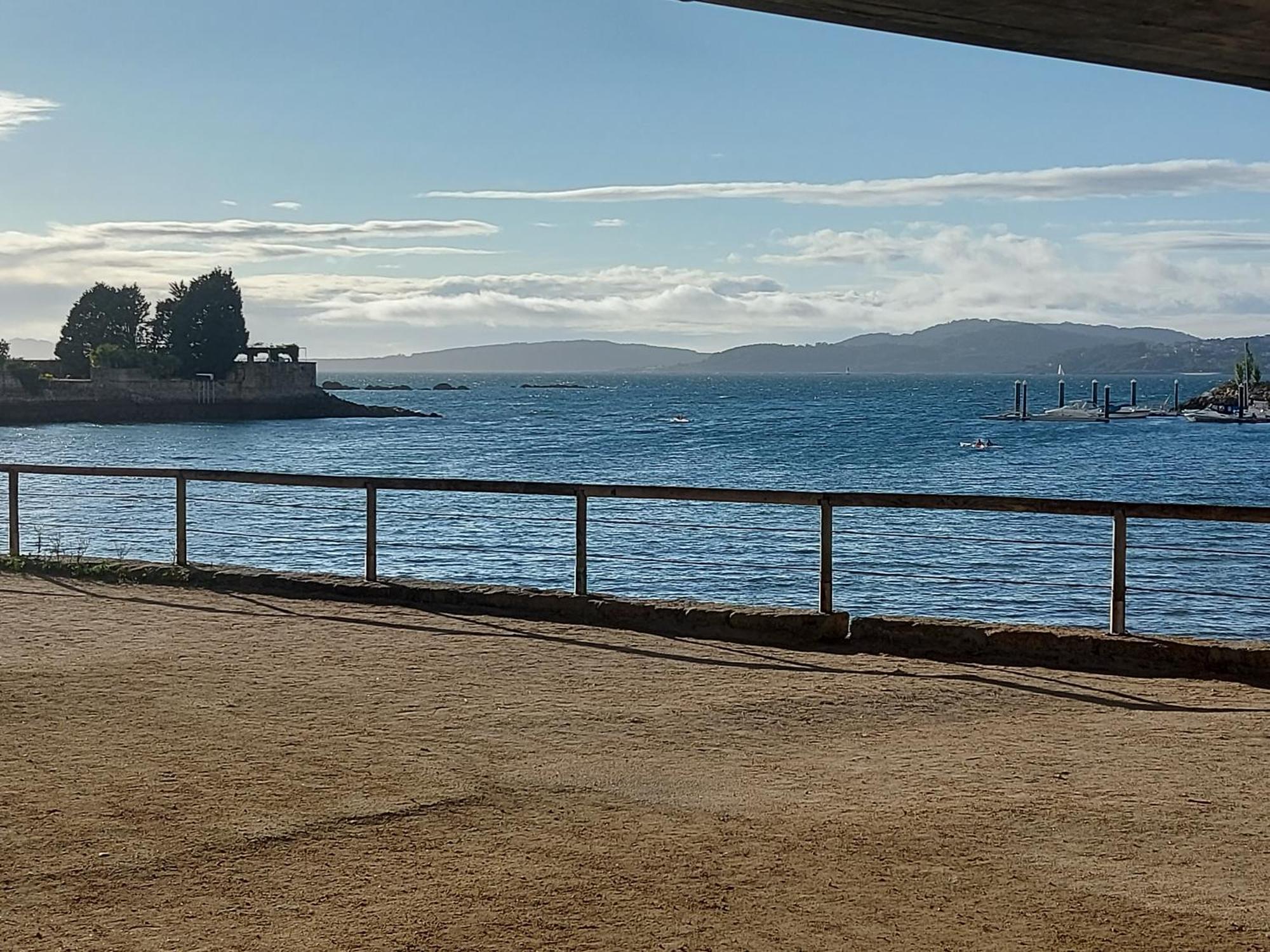 Piso En Bouzas Con Vistas A La Ria Apartment Vigo Exterior photo